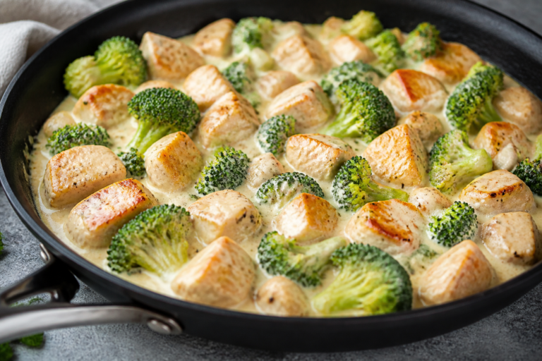 Cream Cheese Chicken & Broccoli Skillet – Cozy, Creamy, and Weeknight Easy